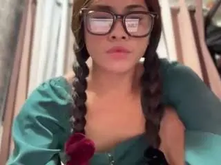 Camsoda Adult Video Chat of averagegirl