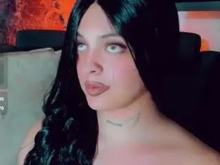Camsoda Nude Webcam of emmasaenz