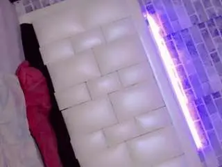 Camsoda Adult Webcams of emmily-sofia