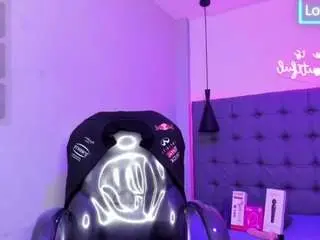 Camsoda Free Live Porn of scarletcherry18