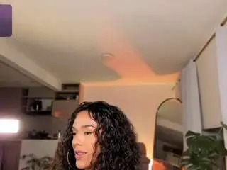 Camsoda Private Sex Chat of queen-violett1