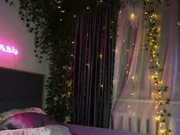 Chaturbate Watch Live Sex Cams of touch_me_if_you_can