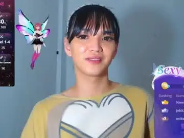 Chaturbate Live Sex Cam of hollywoodbitch