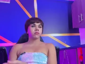 Chaturbate Live Sex Cam of andrea_giraldo_