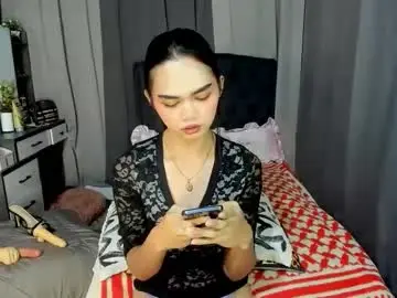 Chaturbate Live Sex Cam of naughty_emmats