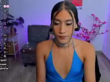 Chaturbate Live Sex Cam of camila_harperr