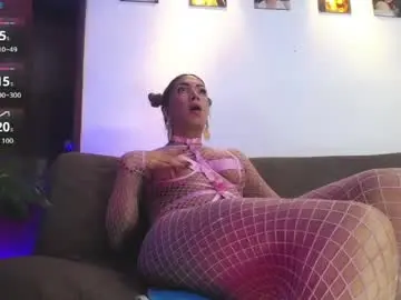 Chaturbate Live Sex Cam of shellsy_hans