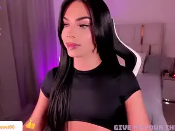 Chaturbate Live Sex Cam of sweett_shinexx