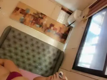Chaturbate Free Porn Cam of girl_in_ur_dreams