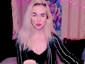 Chaturbate Live Sex Cam of carinfox