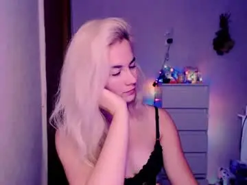 Chaturbate Live Sex Cam of carinfox