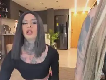 Chaturbate Live Sex Cam of luxyshy