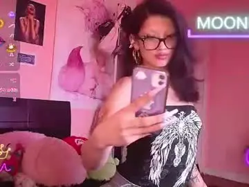 Chaturbate Watch Live Sex Cams of moonfiredance