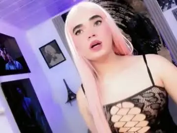 Chaturbate Live Sex Cam of isabella_vogue