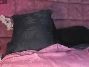 Chaturbate Live Sex Cam of mxli_divine_