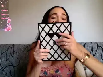 Chaturbate Nude Webcam of luara_