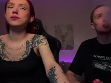 Chaturbate Live Sex Cam of twiinkie_pie