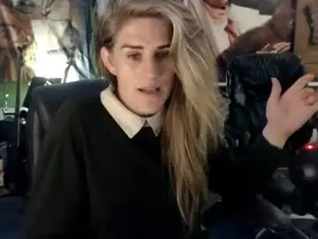 Chaturbate Live Sex Cam of katiecutie_5