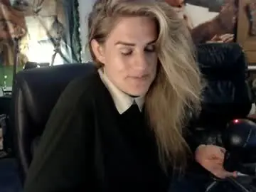 Chaturbate Live Sex Cam of katiecutie_5