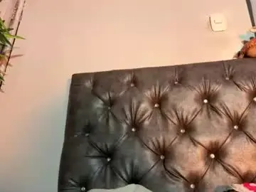 Chaturbate Sex Cam of violetstart35