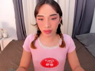 Chaturbate Free Live Porn of hugecock_pretty123