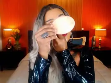 Chaturbate Adult Video Chat of urmajestytyra