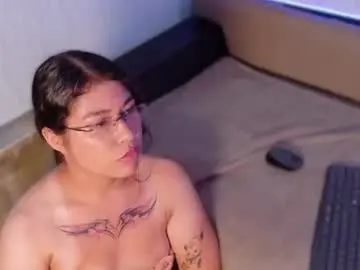 Chaturbate Live Sex Cam of ravenmyth