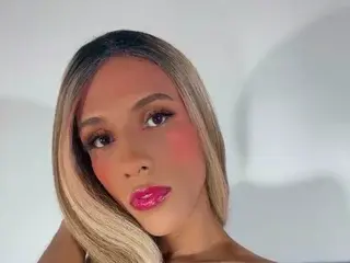 Streamate Watch Live Sex Cams of SweetDesaire