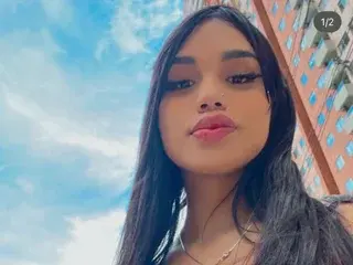 Streamate Live Porn of Alejadolly