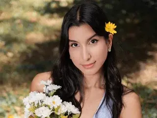 Streamate Live Sex Cam of IsabellaQueens