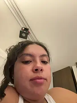 Stripchat Live Sex Cam of Nathcurly_