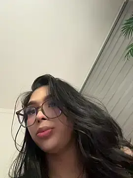 Stripchat Live Sex Cam of Samantha_Bernardo