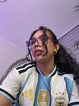 Stripchat Free Porn Cam of Samantha_Bernardo
