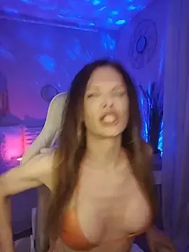 Stripchat Live Sex Cam of Luna_Kitanna