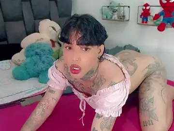 Stripchat Live Sex Cam of little_star_porn