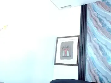 Stripchat Live Sex Cam of bellatrixx_69