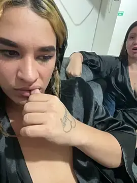 Stripchat Live Sex Cam of Sweet_vicky_hot