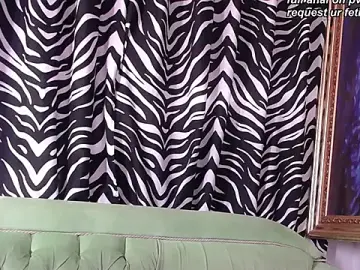 Stripchat Free Porn Cam of mia_beatles