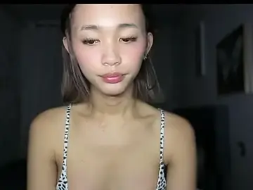 Stripchat Free Porn Cam of incredible_angel