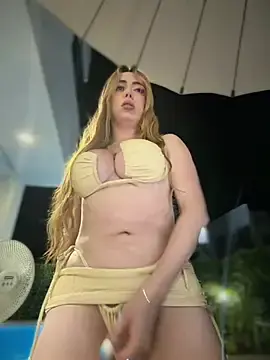 Stripchat Live Sex of tinker_exotic_1