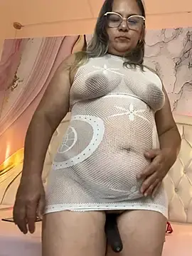 Stripchat Best live sex cam show of Lucy_Milf_474