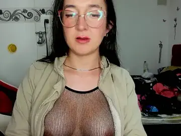 Stripchat Free Porn Cam of Sweet-Suck69