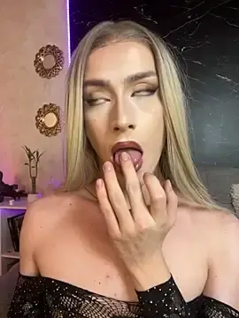 Stripchat Free Live Porn of Alana_Stone