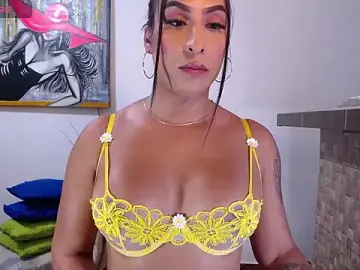 Stripchat Adult Video Chat of RinnaMoys