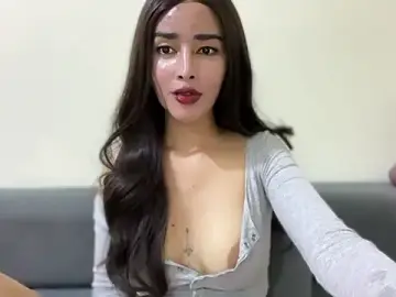 Stripchat Adult Webcams of Lovable_with_bigsurprise