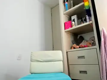 Stripchat Live Sex Cam of shantallhotxx