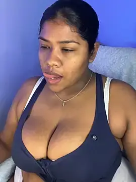 Stripchat Free Live Porn of paola091