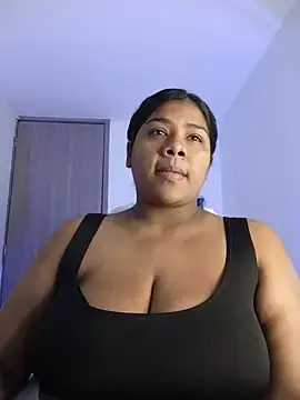 Stripchat Free Live Porn of paola091