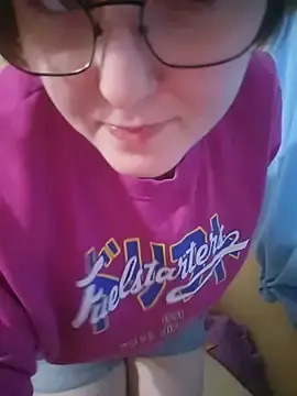Stripchat Free Porn Cam of wehavepussies_xoxo