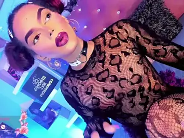 Stripchat Free Porn Cam of Diiva_Smiith